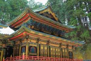 Wikipediaより：輪王寺 大猷院霊廟本殿　